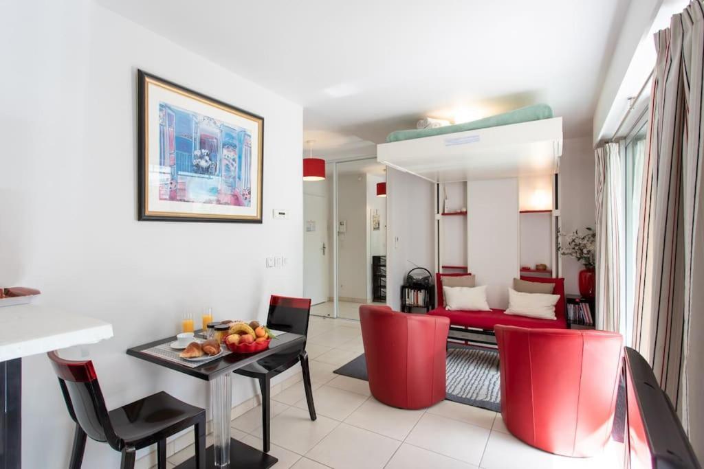 L18 Parking Terrace Ac 10mins Walk To Beaches *