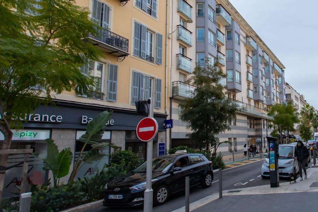 L18 Parking Terrace Ac 10mins Walk To Beaches * Nice